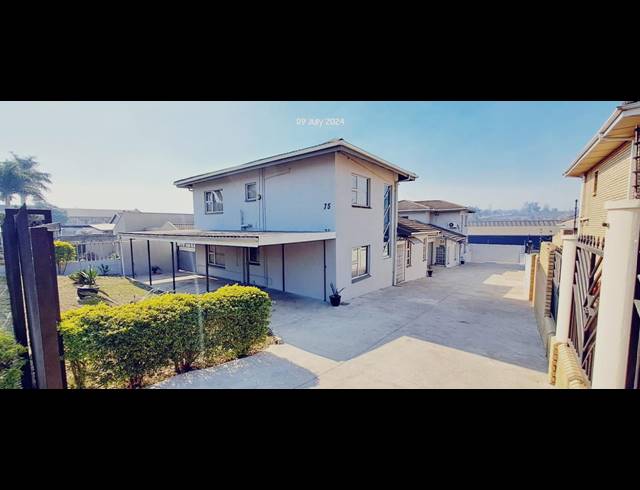 6 BEDROOM FREESTANDING FOR SALE IN MOUNTAIN RISE